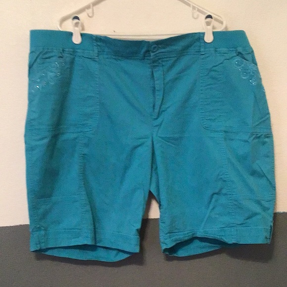 Gloria Vanderbilt Pants - H3 Size 24W Gloria Vanderbilt Teal Bermuda Shorts with Embroidered Pockets